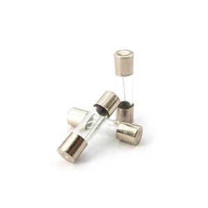 فیوز شیشه ای 15A 6x30 بسته 100 عددی